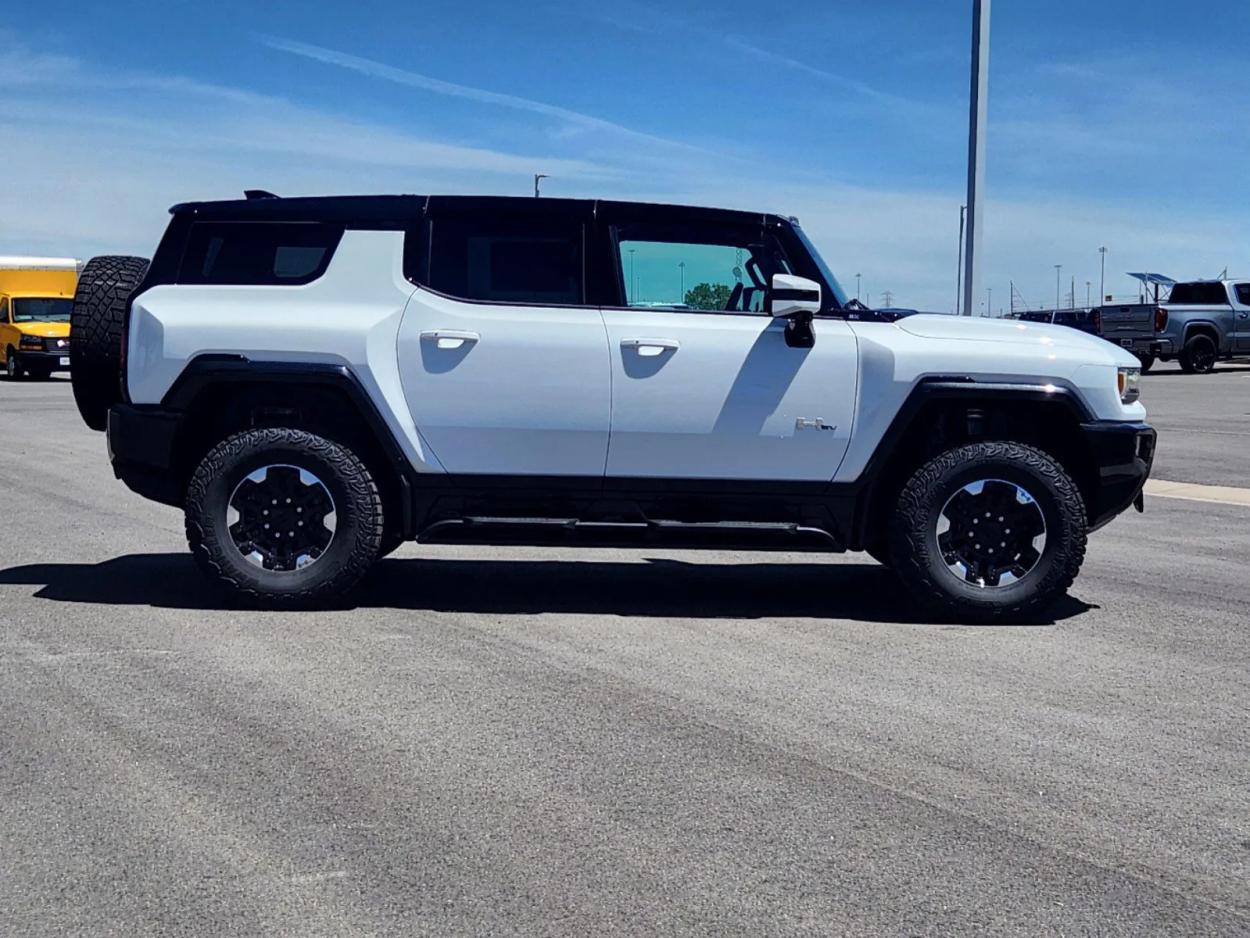 2024 GMC HUMMER EV SUV 2X 