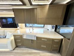 2024 Newmar King Aire 4531 | Thumbnail Photo 10 of 34