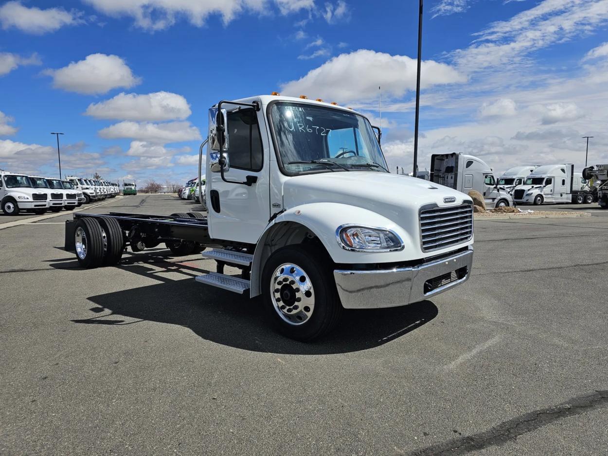 2024 Freightliner M2 106 | Photo 3 of 18