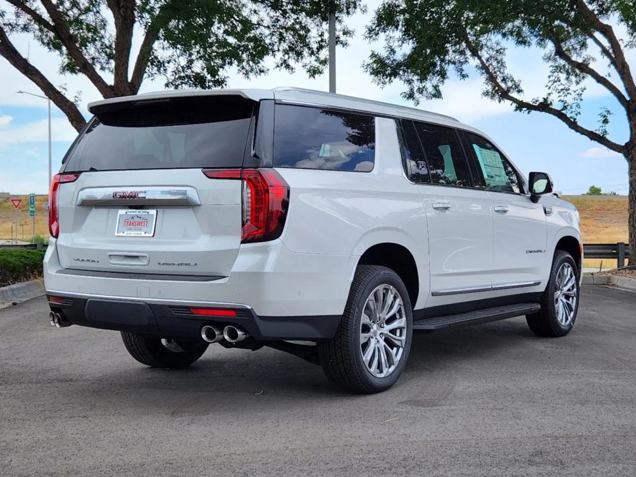 2024 GMC Yukon XL Denali | Photo 2 of 26