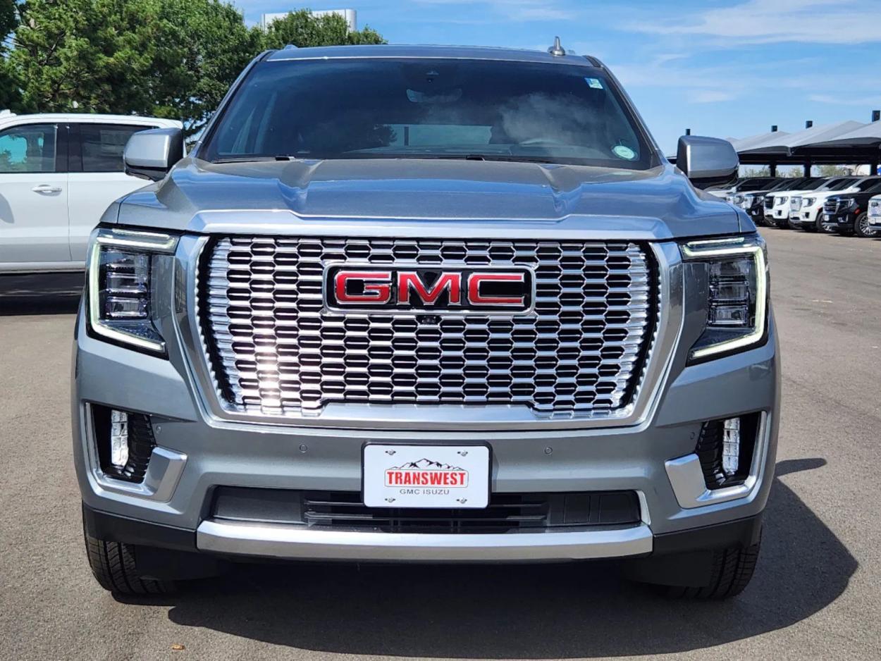 2024 GMC Yukon XL Denali | Photo 4 of 31