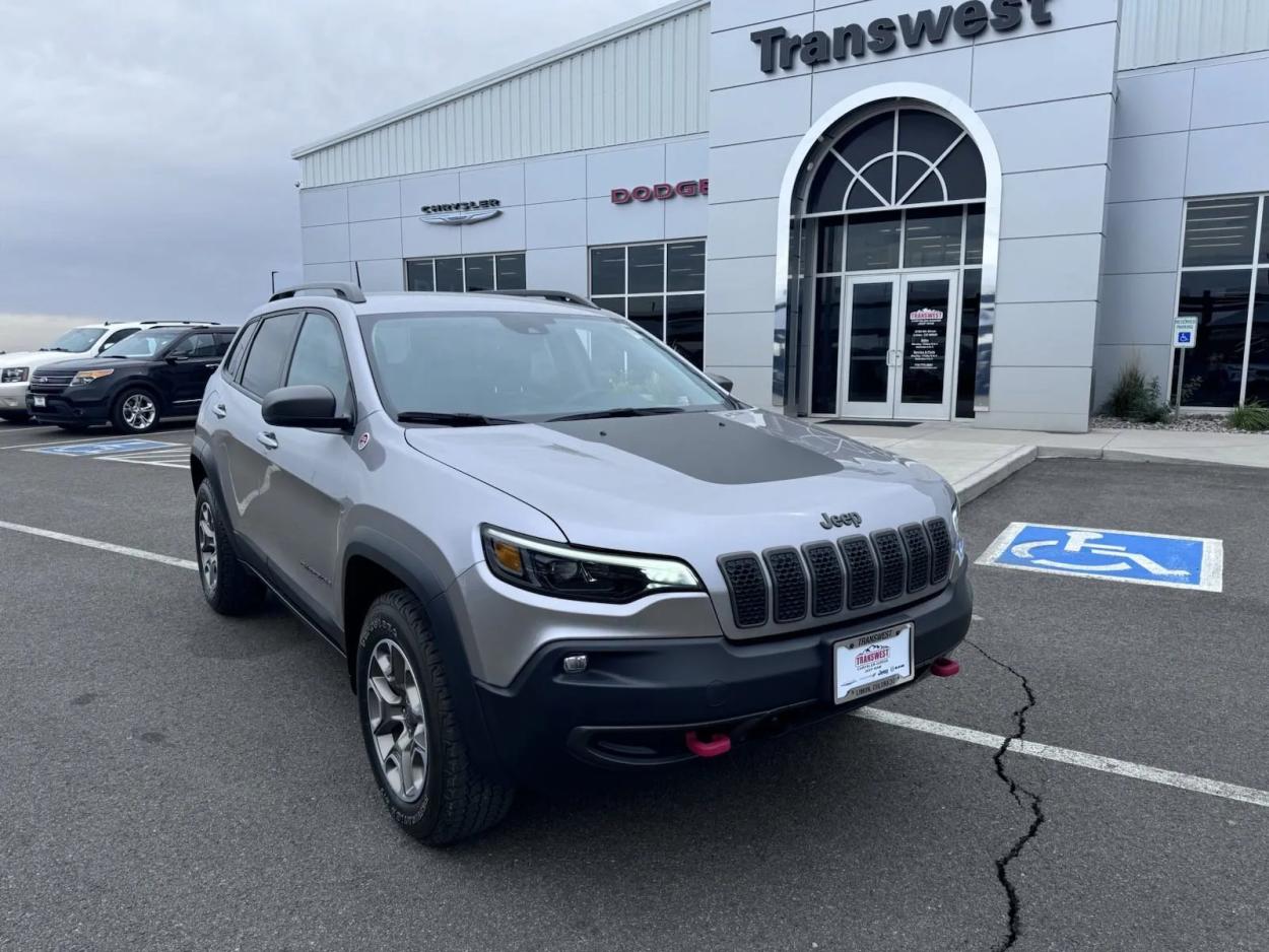 2021 Jeep Cherokee Trailhawk | Photo 1 of 17