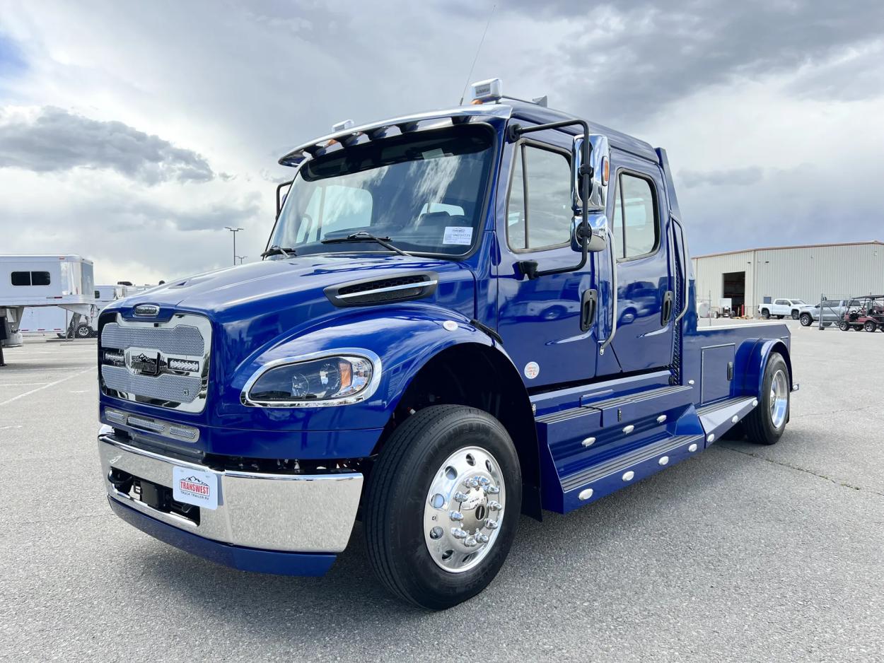 2024 Freightliner M2 106 Summit Hauler | Photo 1 of 25