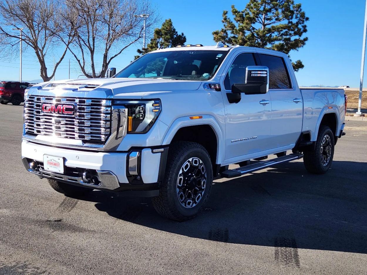 2024 GMC Sierra 2500HD Denali | Photo 3 of 29