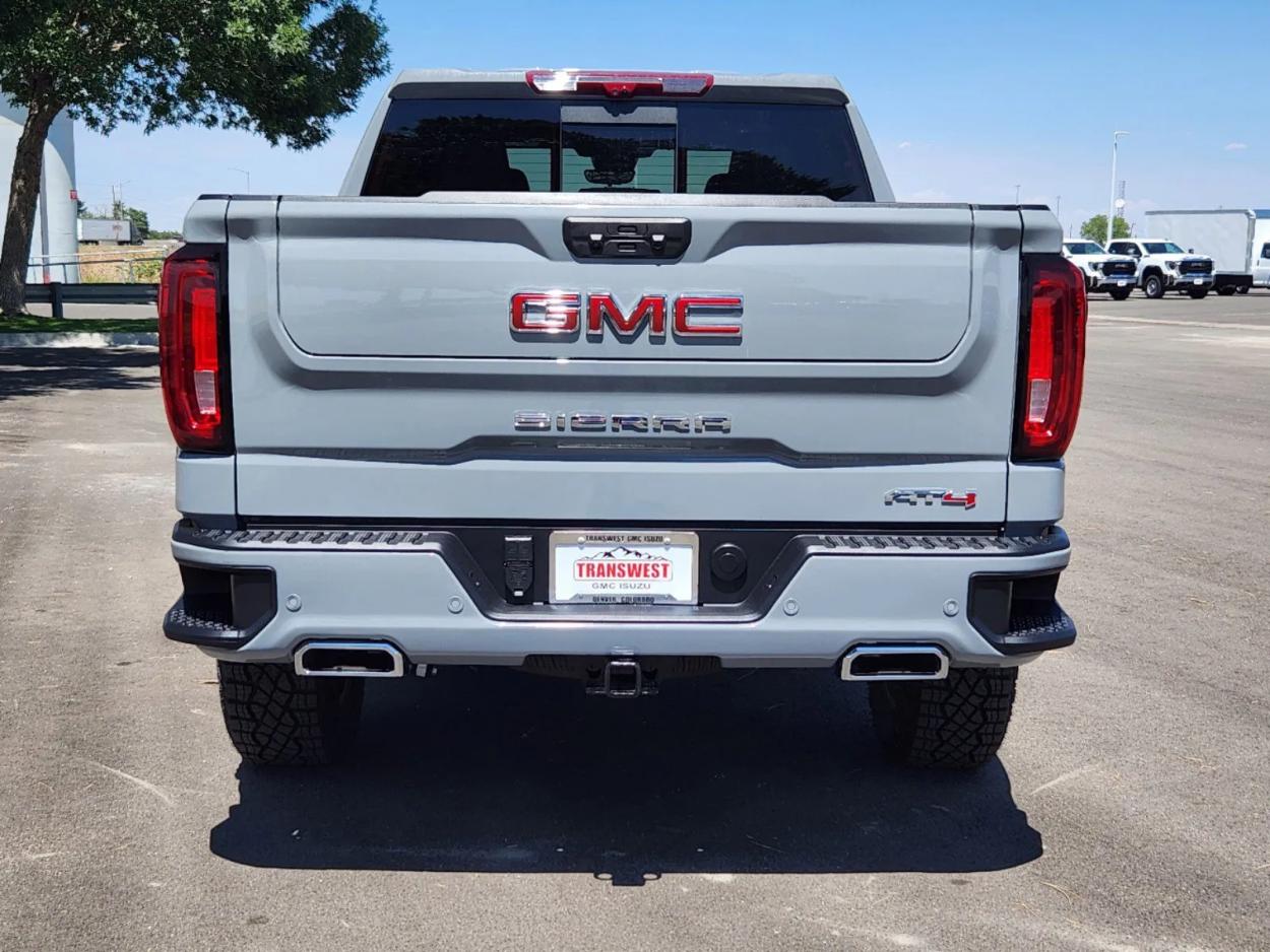 2024 GMC Sierra 1500 AT4 | Photo 12 of 29