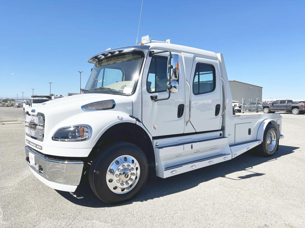 2023 Freightliner M2 106 Summit Hauler