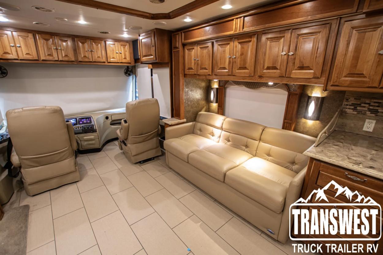 2014 Tiffin Phaeton 40 QTH | Photo 12 of 21