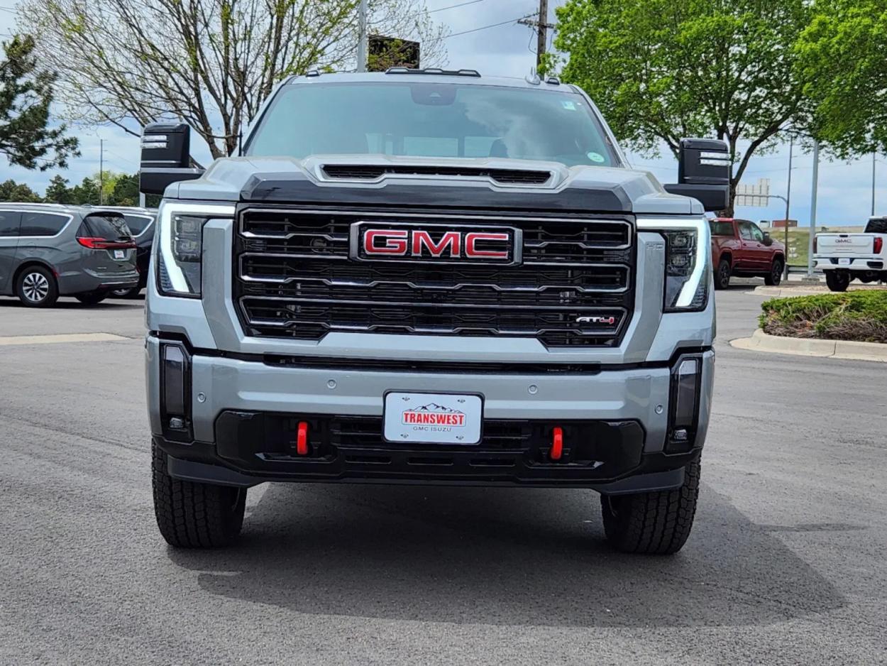 2024 GMC Sierra 2500HD AT4 | Photo 4 of 27