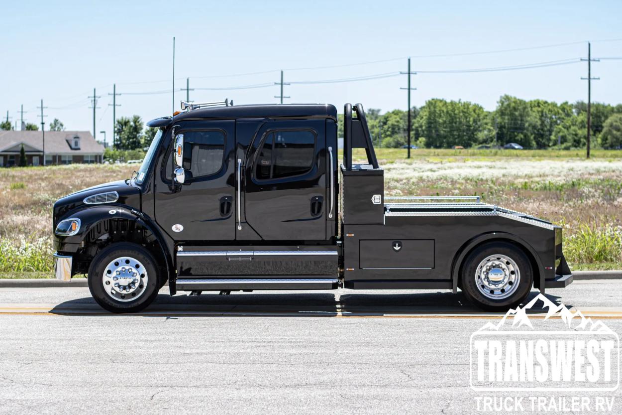 2023 Freightliner M2 106 Bolt | Photo 4 of 26