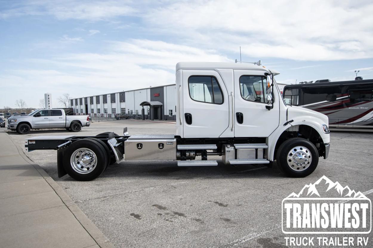 2023 Freightliner M2 106 Custom Build | Photo 7 of 17