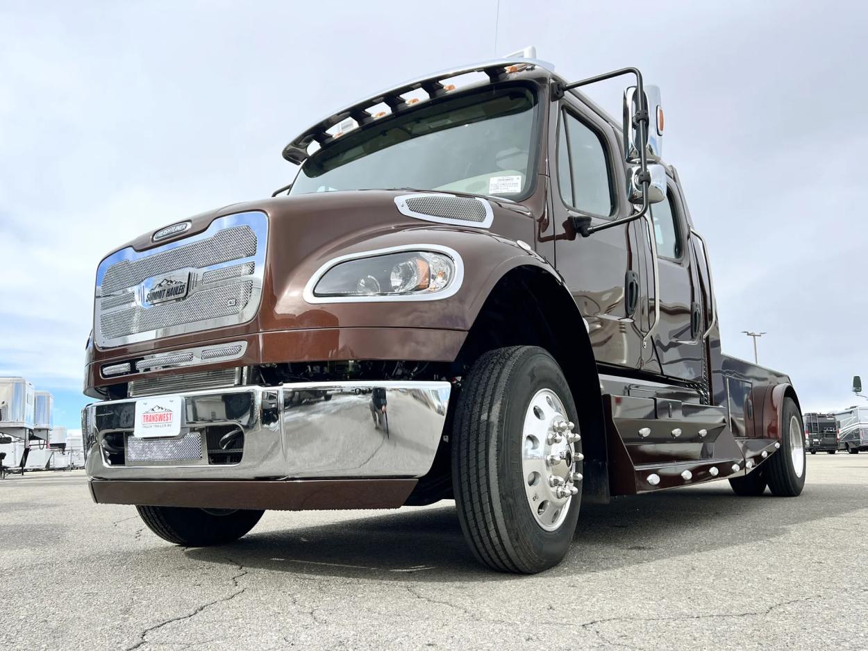 2023 Freightliner M2 106 Summit Hauler | Photo 28 of 28