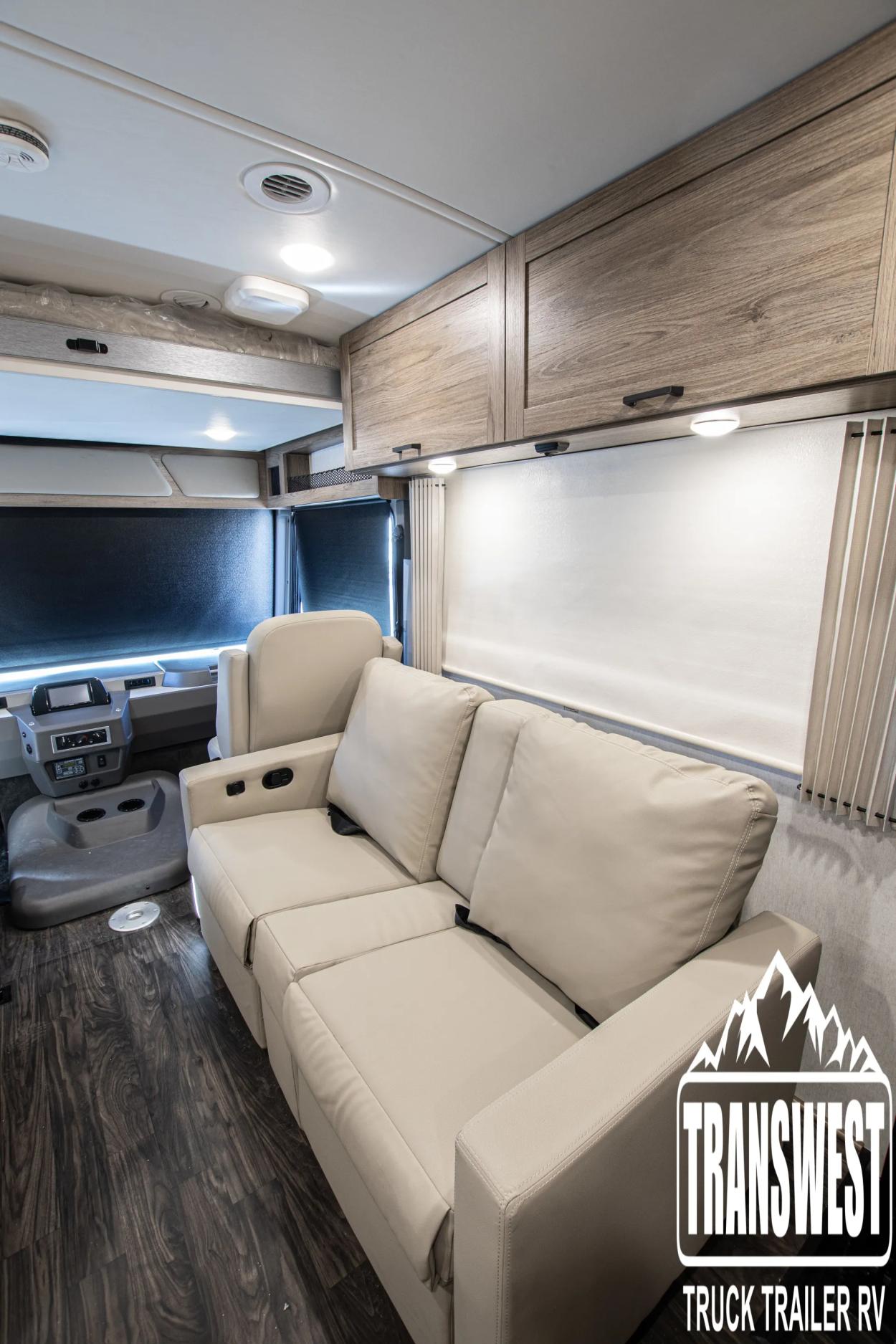 2024 Winnebago Sunstar 33K | Photo 16 of 23