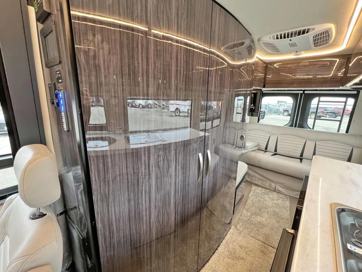 2023 Winnebago Era 70X | Photo 12 of 25