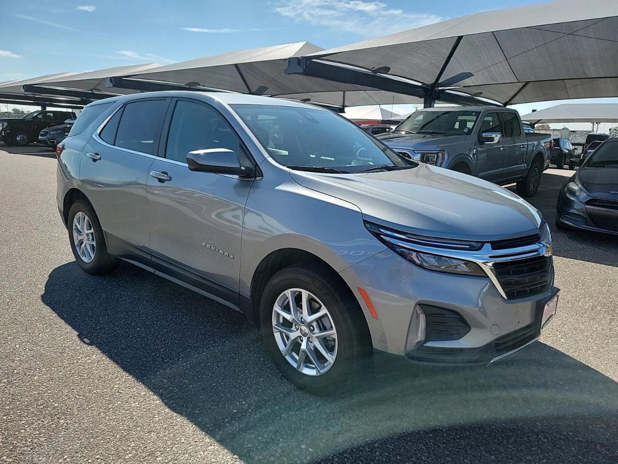 2023 Chevrolet Equinox LT | Photo 7 of 17