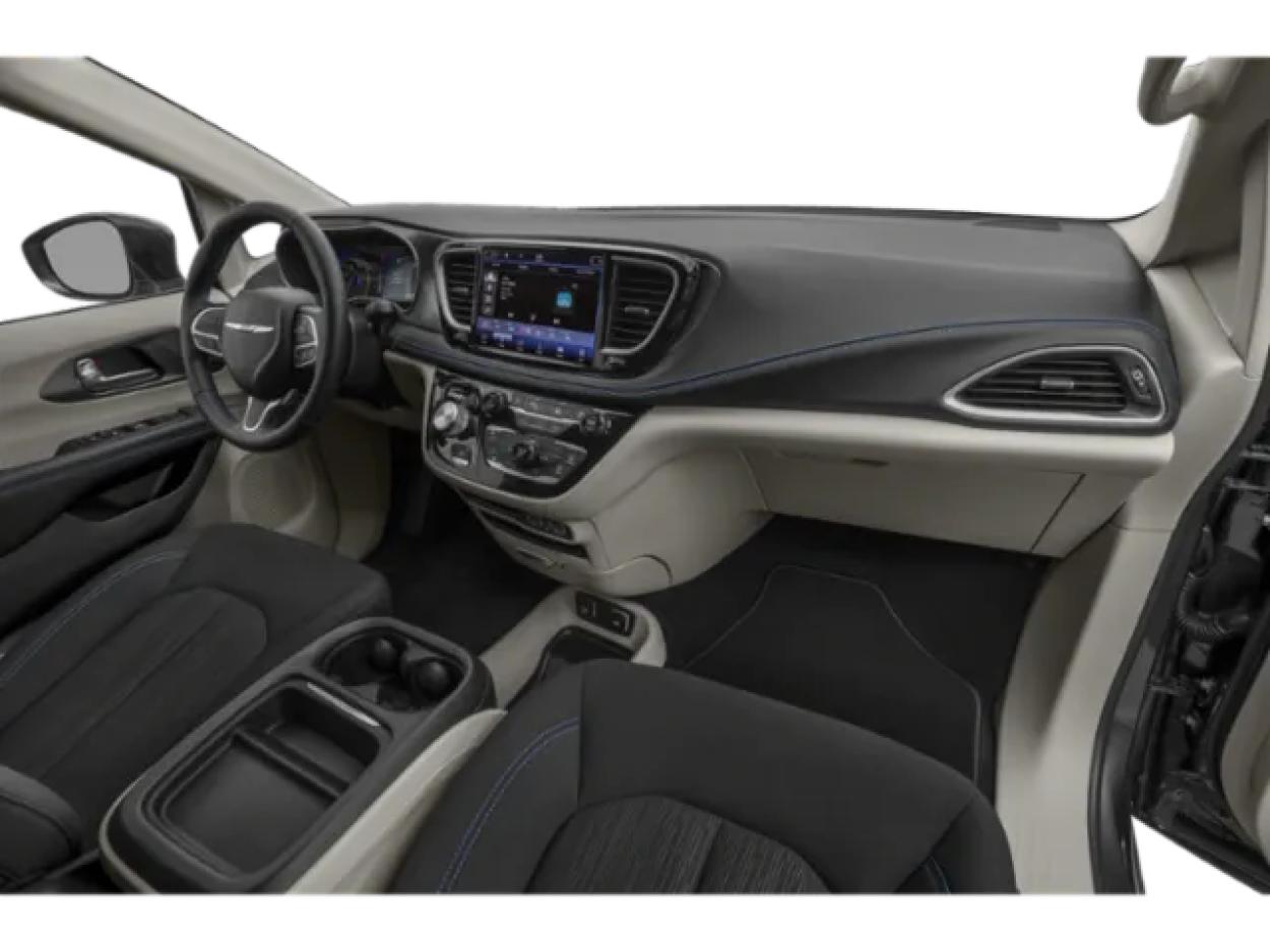 2022 Chrysler Pacifica | Photo 11 of 12