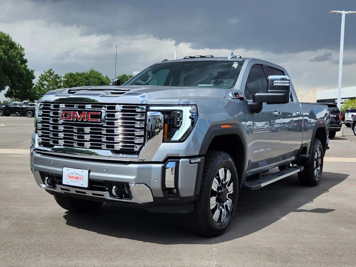 2024 GMC Sierra 2500HD Denali | Photo 3 of 31