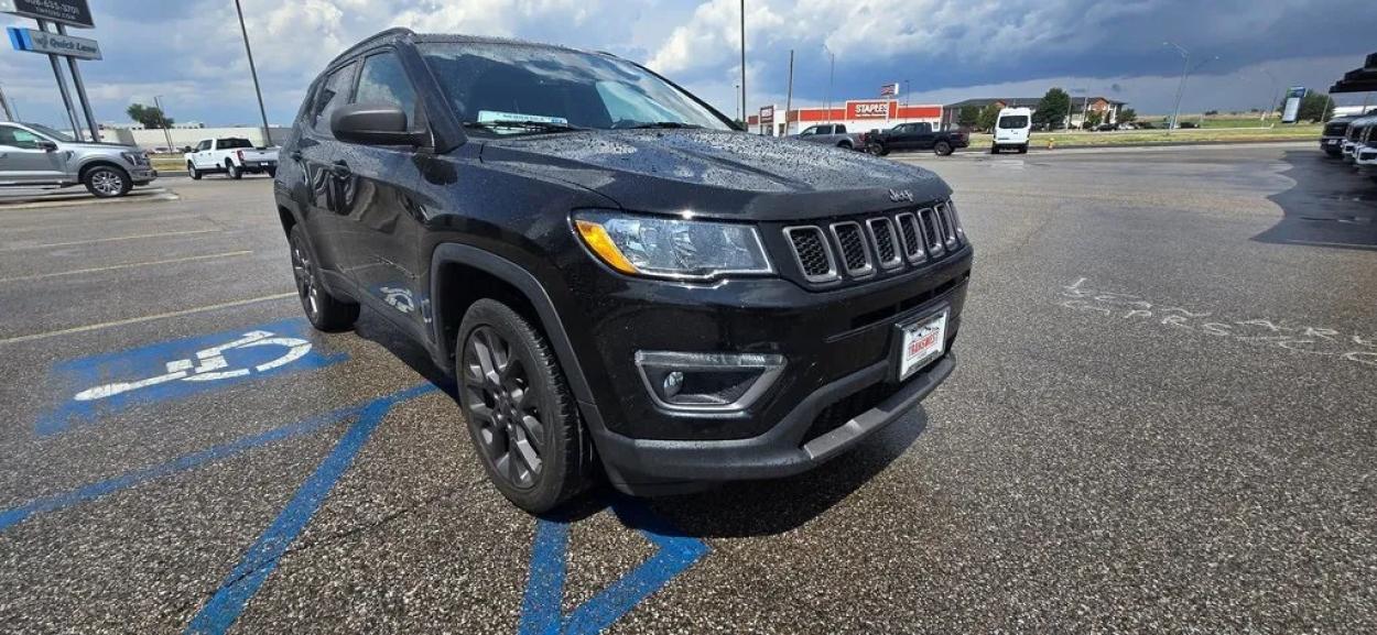 2021 Jeep Compass | Photo 3 of 28