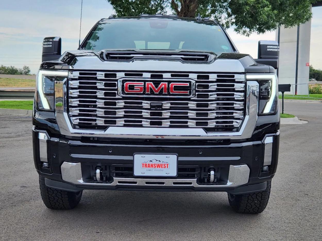 2024 GMC Sierra 2500HD Denali | Photo 4 of 28