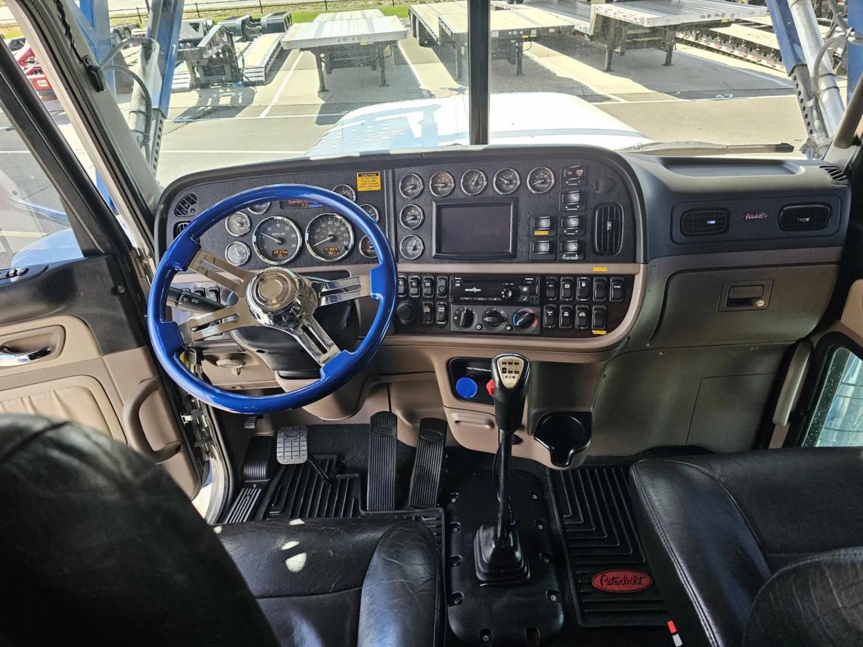 2019 Peterbilt 389 | Photo 31 of 32