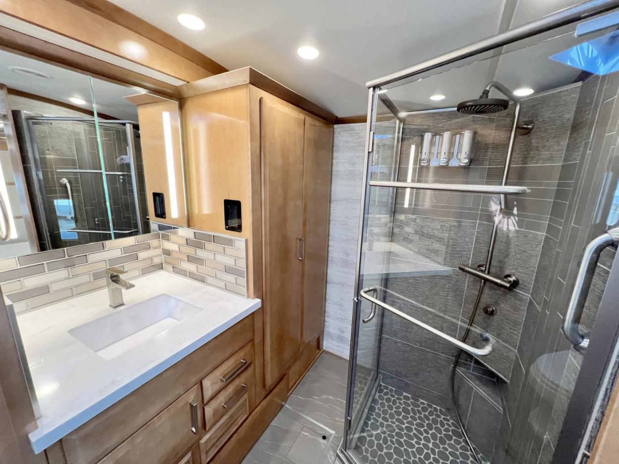 2023 Newmar New Aire 3547 | Photo 14 of 28