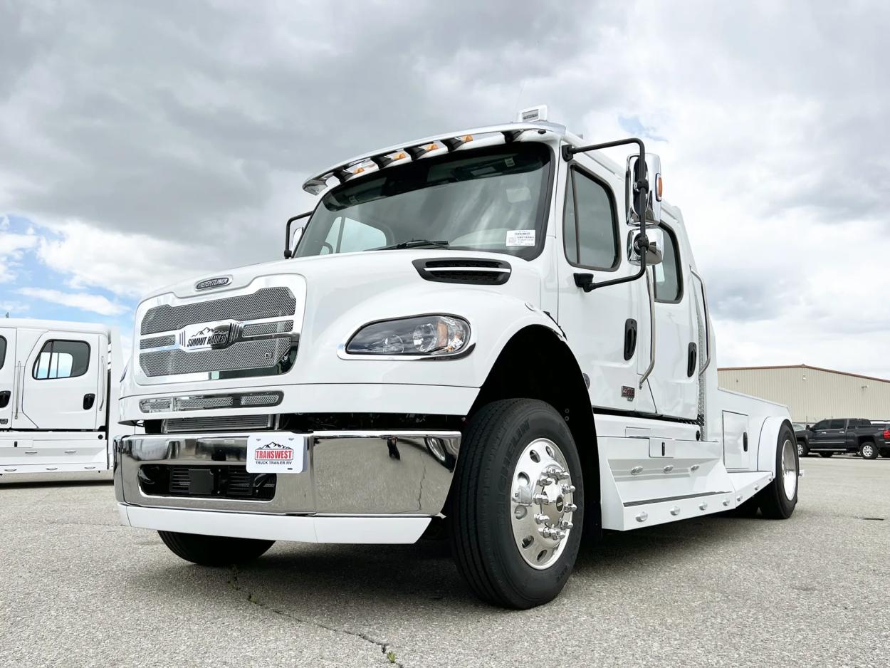 2024 Freightliner M2 106 Plus Summit Hauler | Photo 28 of 27