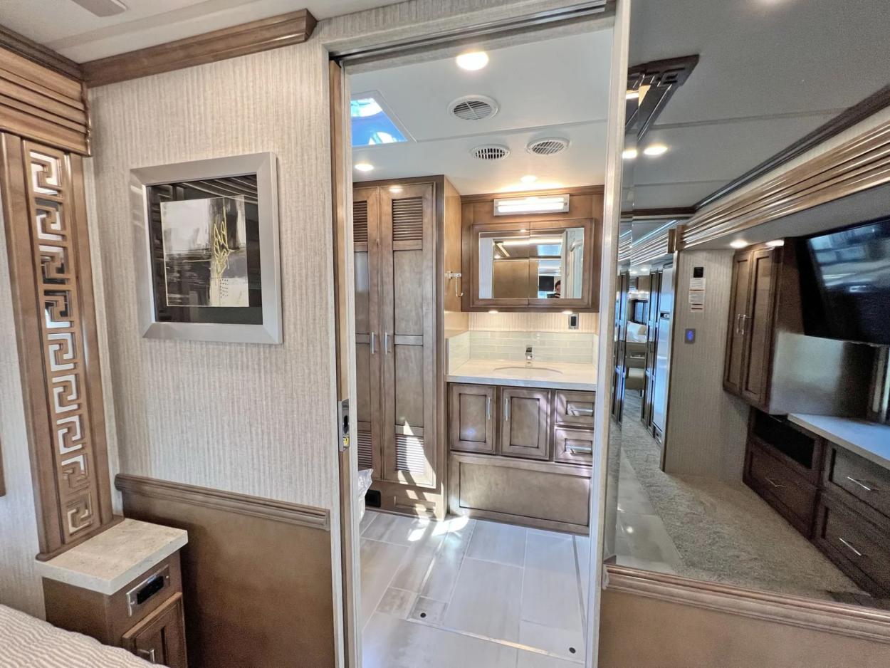 2023 Newmar Ventana 4037 | Photo 23 of 35