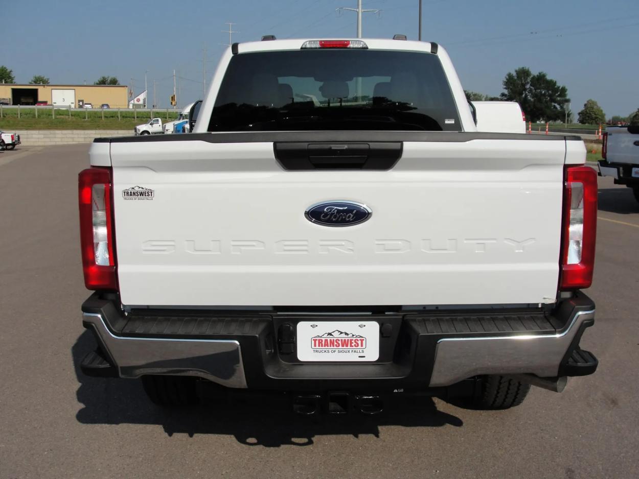 2024 Ford F-250 | Photo 4 of 21