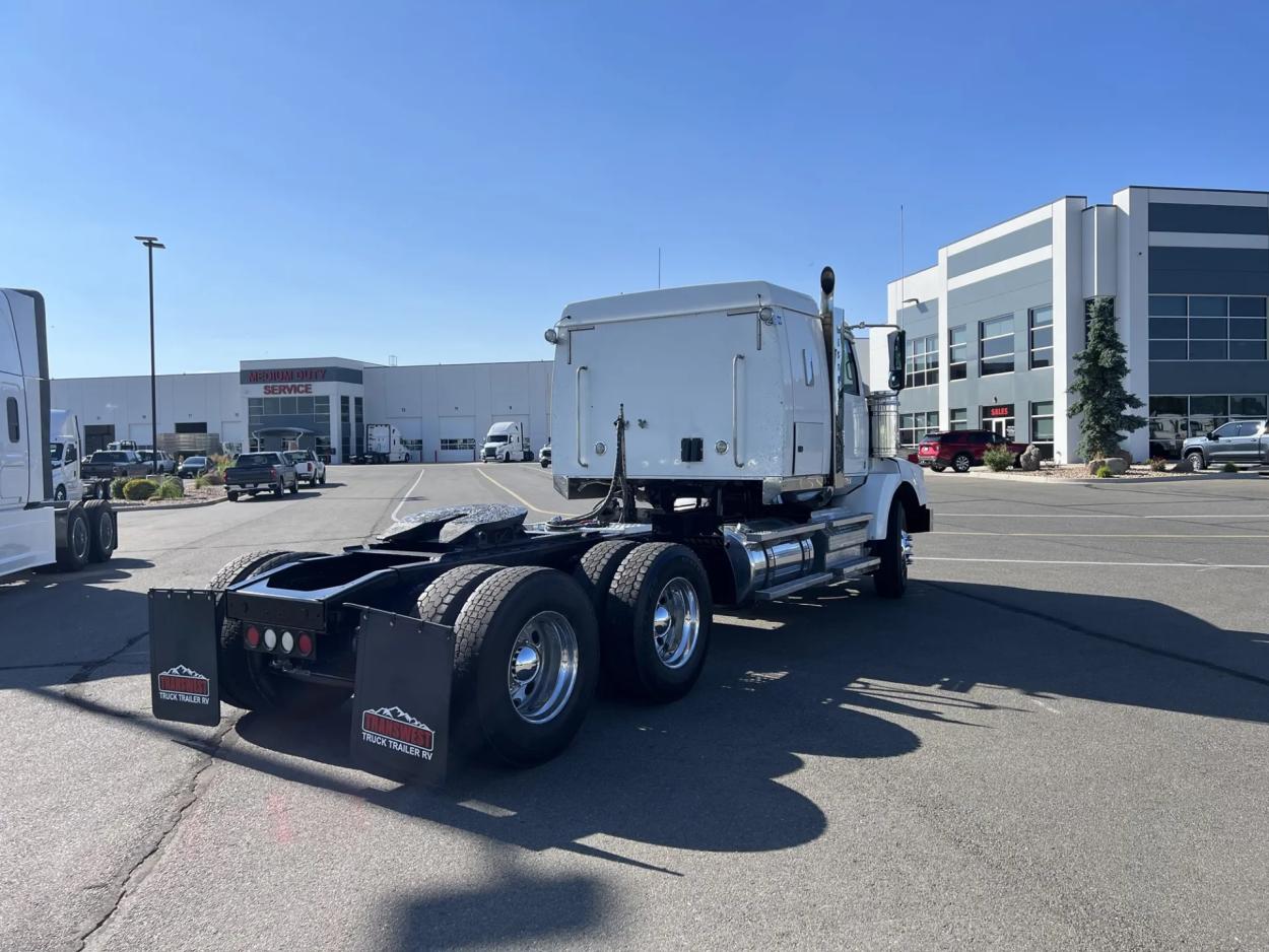 2020 Western Star 4900SA | Photo 5 of 15