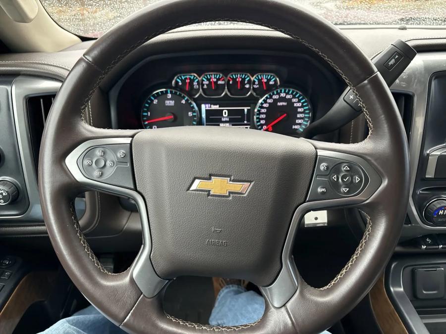 2015 Chevrolet Silverado 2500HD LTZ | Photo 16 of 20