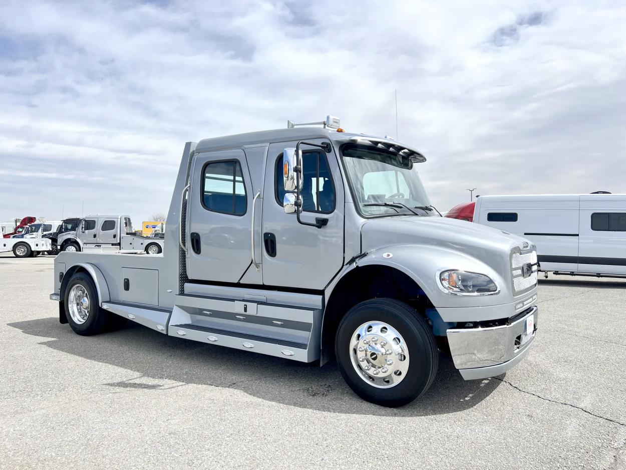 2024 Freightliner M2 106 Summit Hauler | Photo 26 of 27