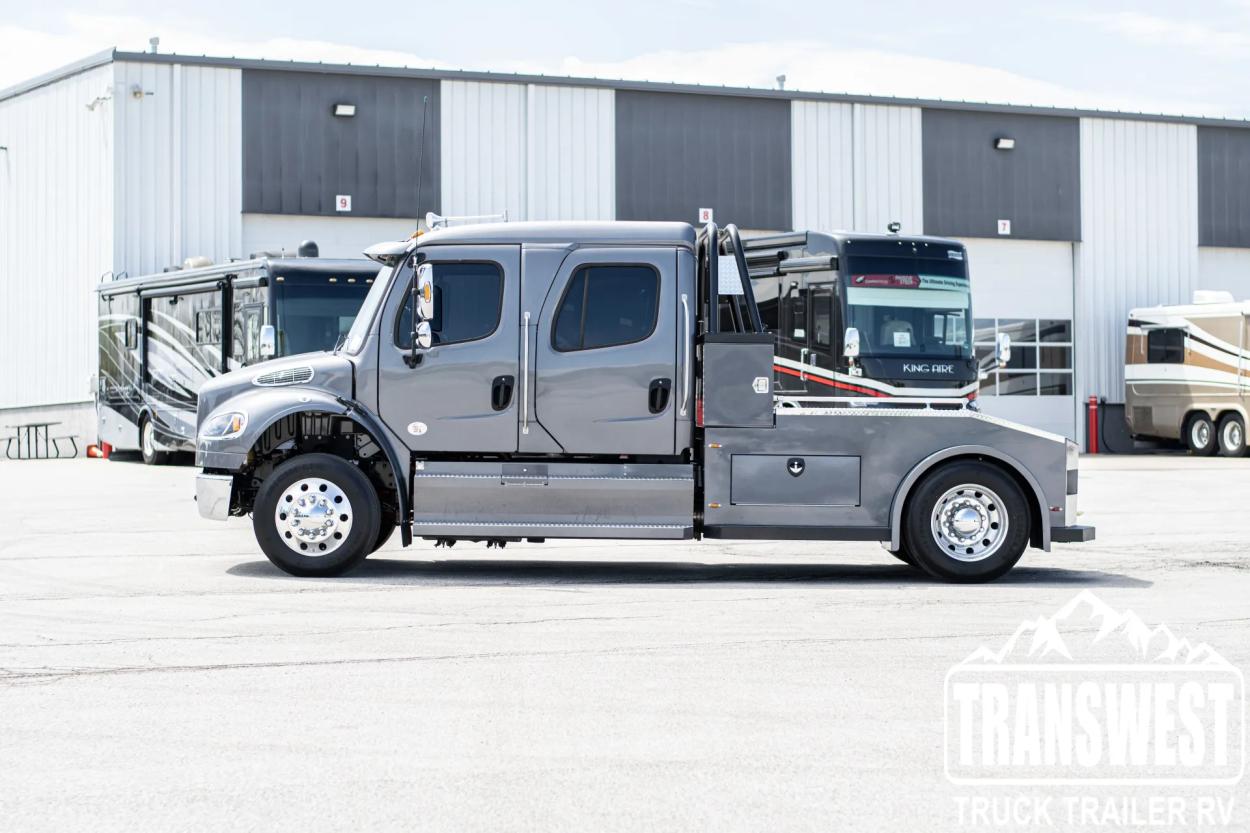 2023 Freightliner M2 106 Bolt | Photo 10 of 30