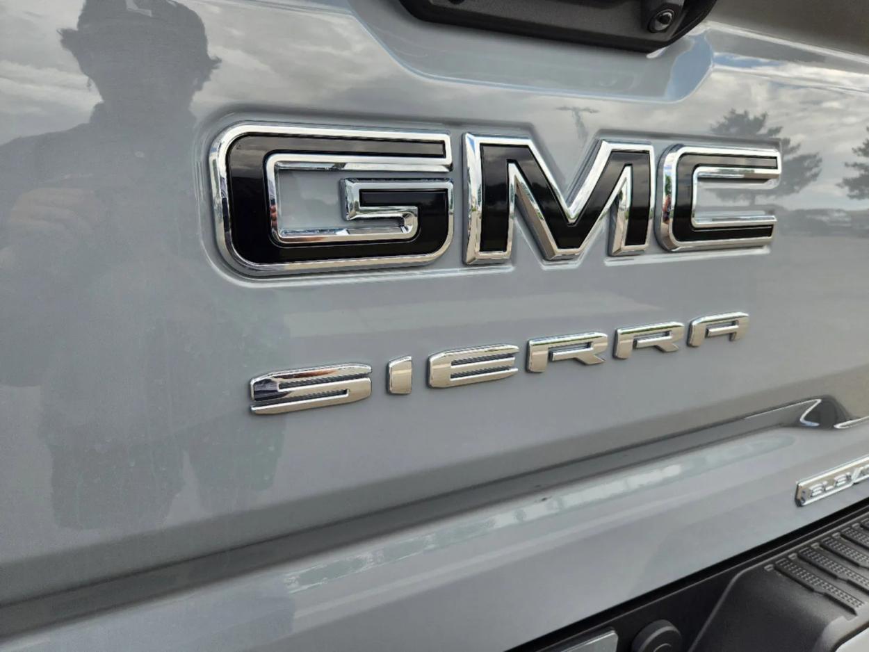 2024 GMC Sierra 1500 Elevation | Photo 12 of 25