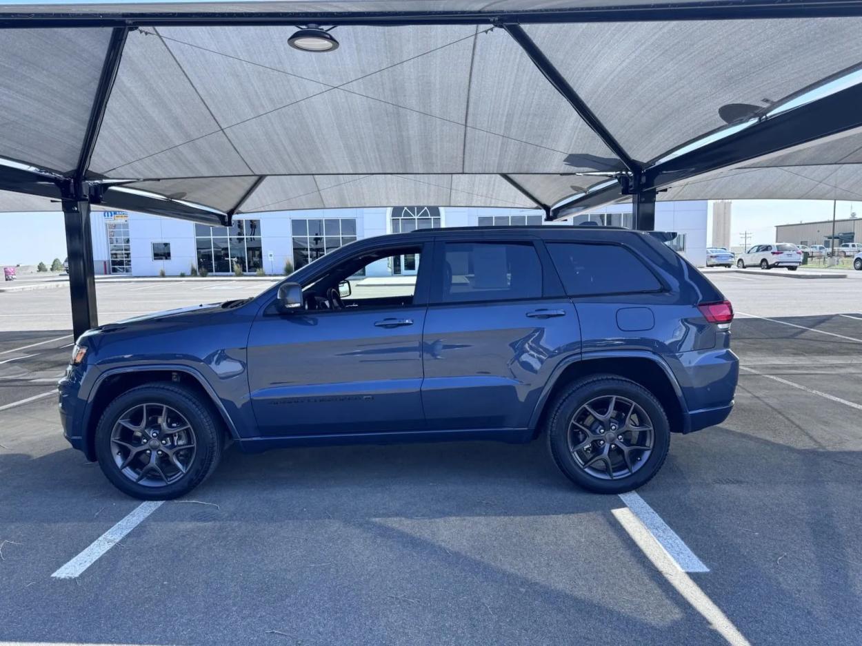 2021 Jeep Grand Cherokee 80th Anniversary | Photo 2 of 17