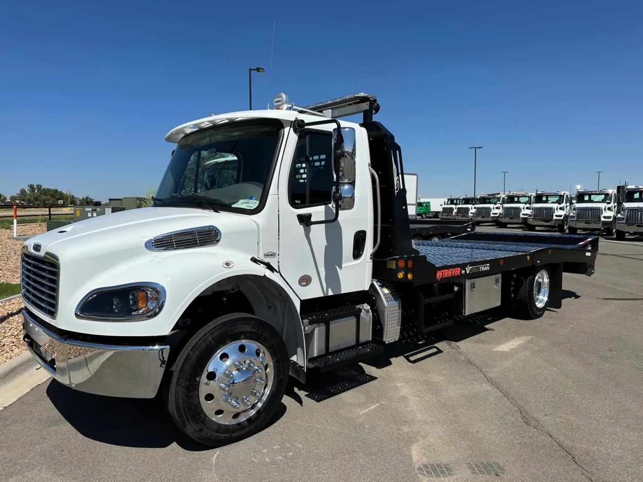 2024 Freightliner M2 106 