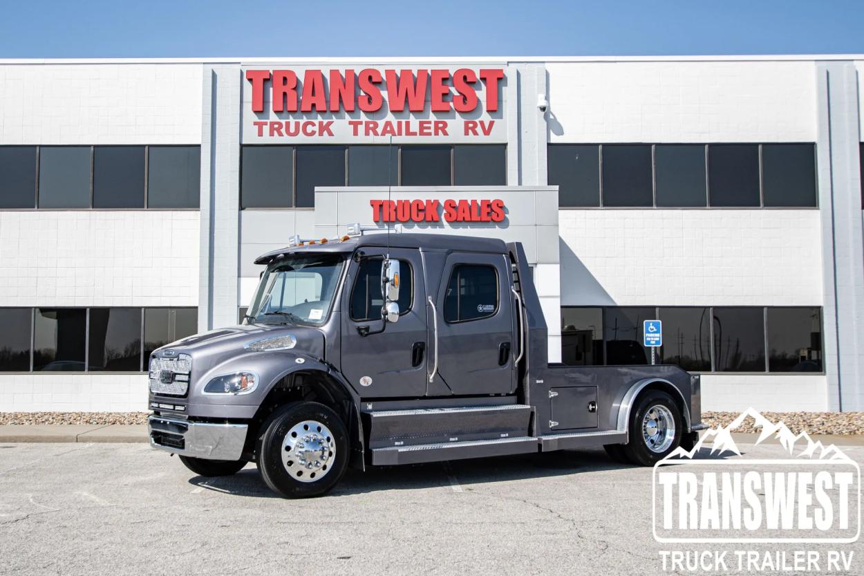 2023 Freightliner M2 106 Laredo 