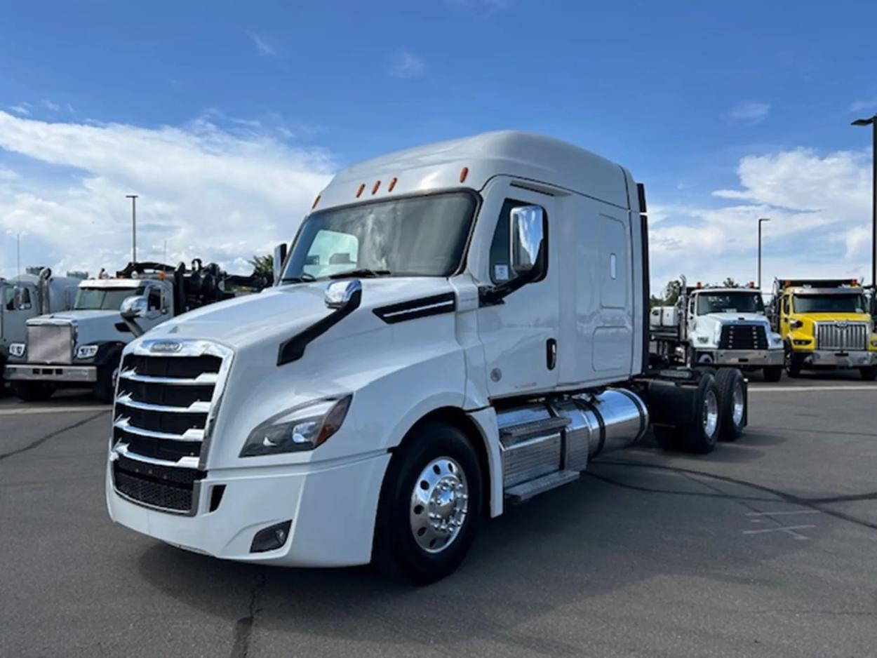 2021 Freightliner Cascadia 126 