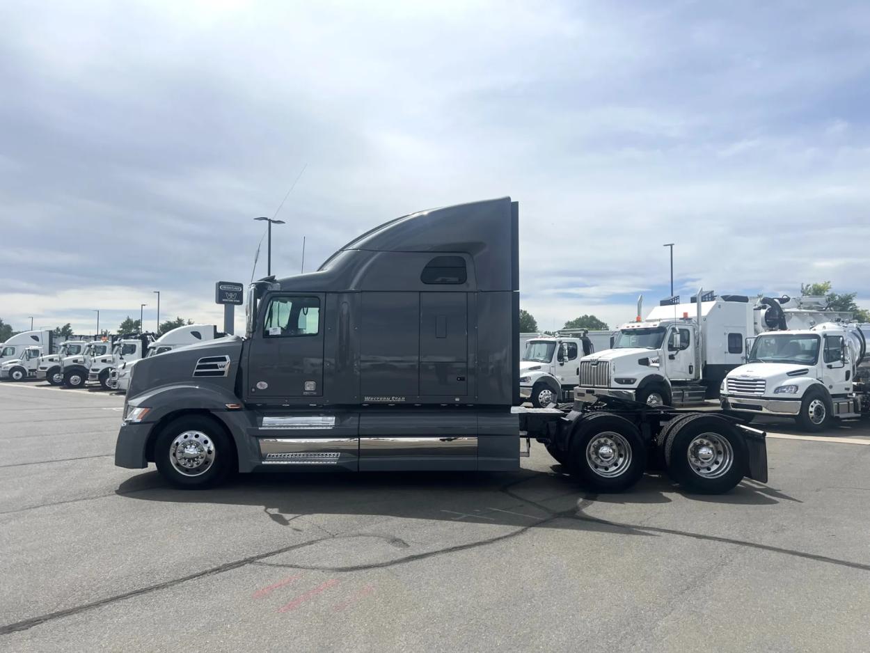 2022 Western Star 57X | Photo 8 of 19