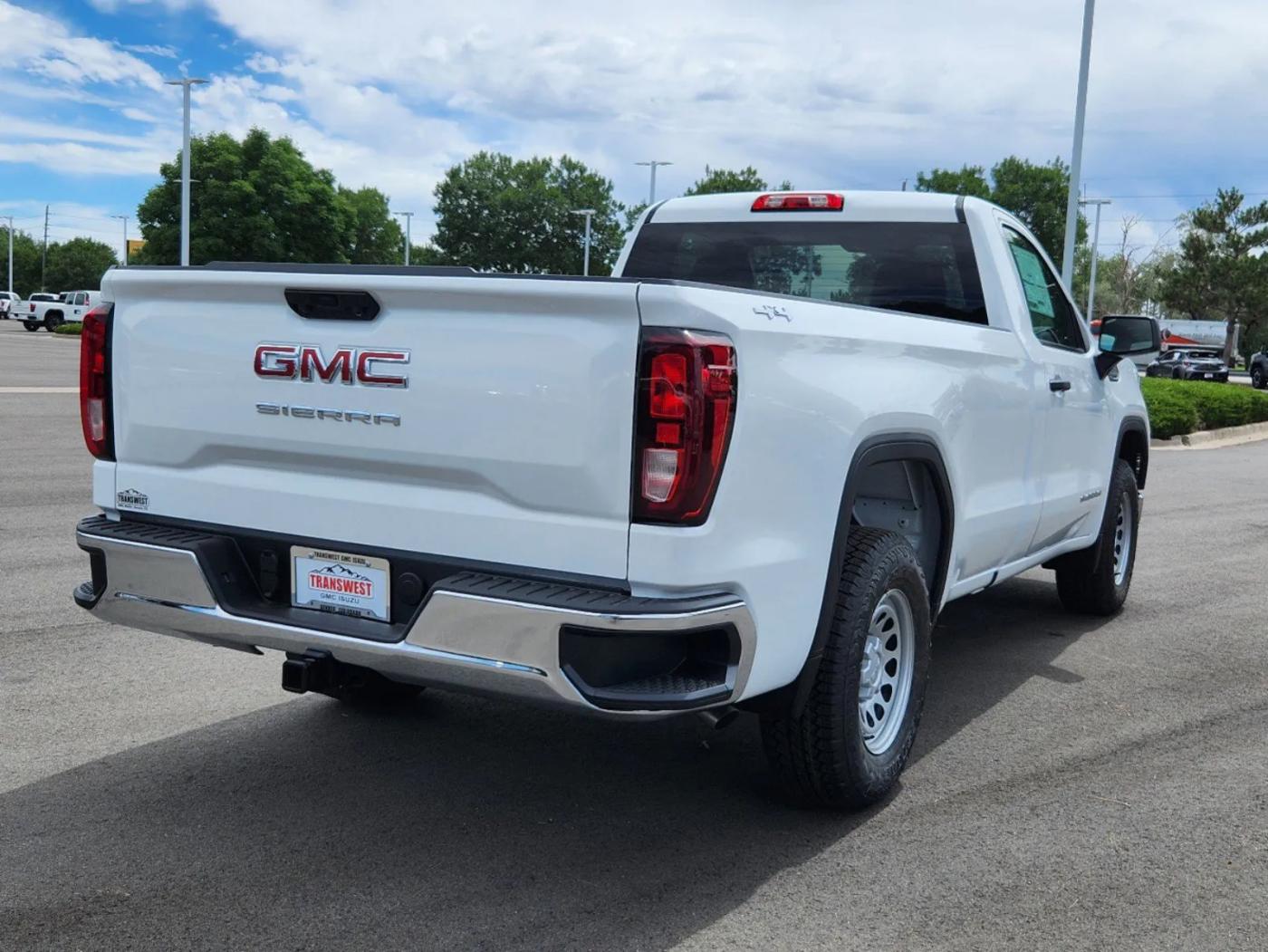 2024 GMC Sierra 1500 Pro | Photo 2 of 20