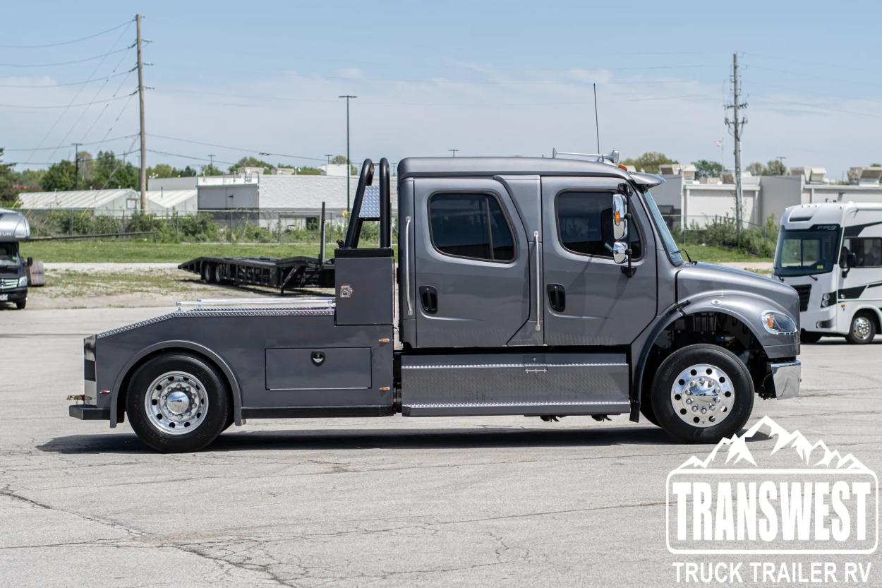 2023 Freightliner M2 106 Bolt | Photo 6 of 30