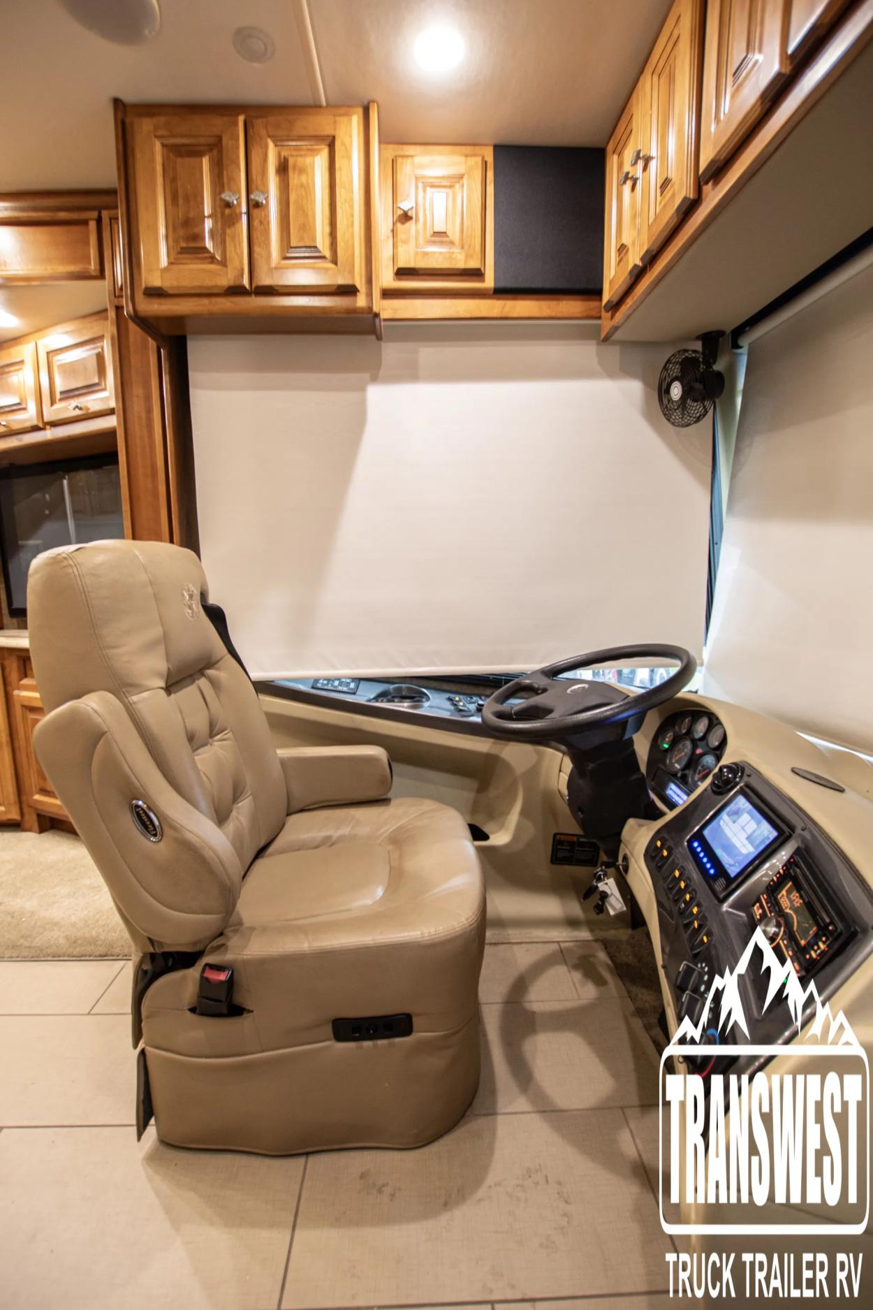 2014 Tiffin Phaeton 40 QTH | Photo 6 of 21