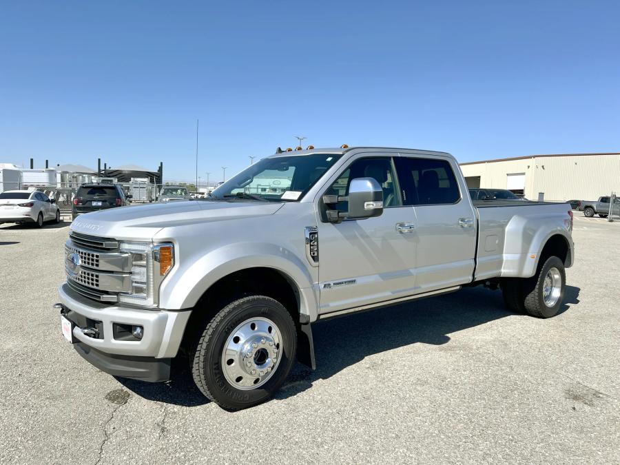 2019 Ford F-450 Platinum | Photo 1 of 23