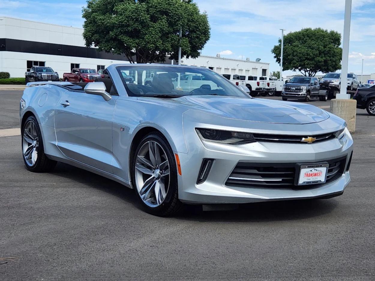 2017 Chevrolet Camaro 1LT | Photo 5 of 27