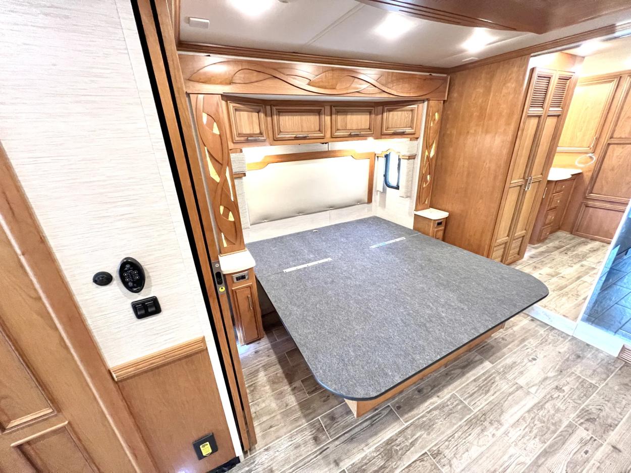 2018 Newmar Ventana 4369 | Photo 18 of 33