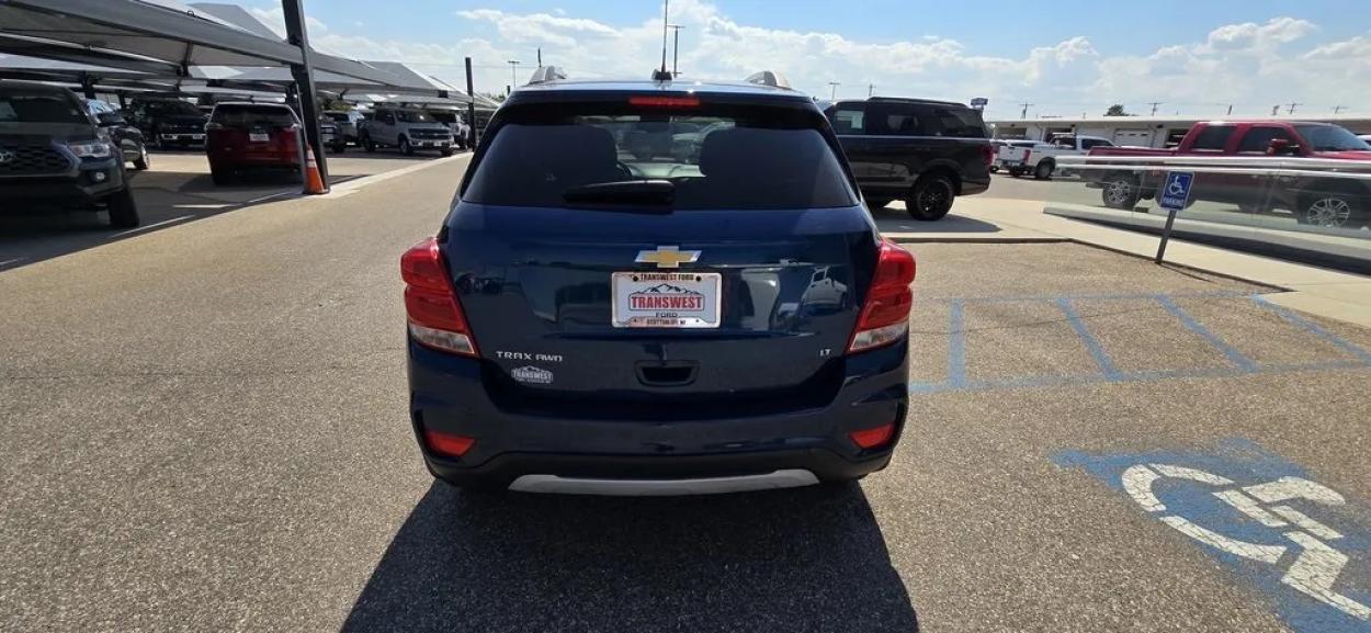 2020 Chevrolet Trax | Photo 7 of 26