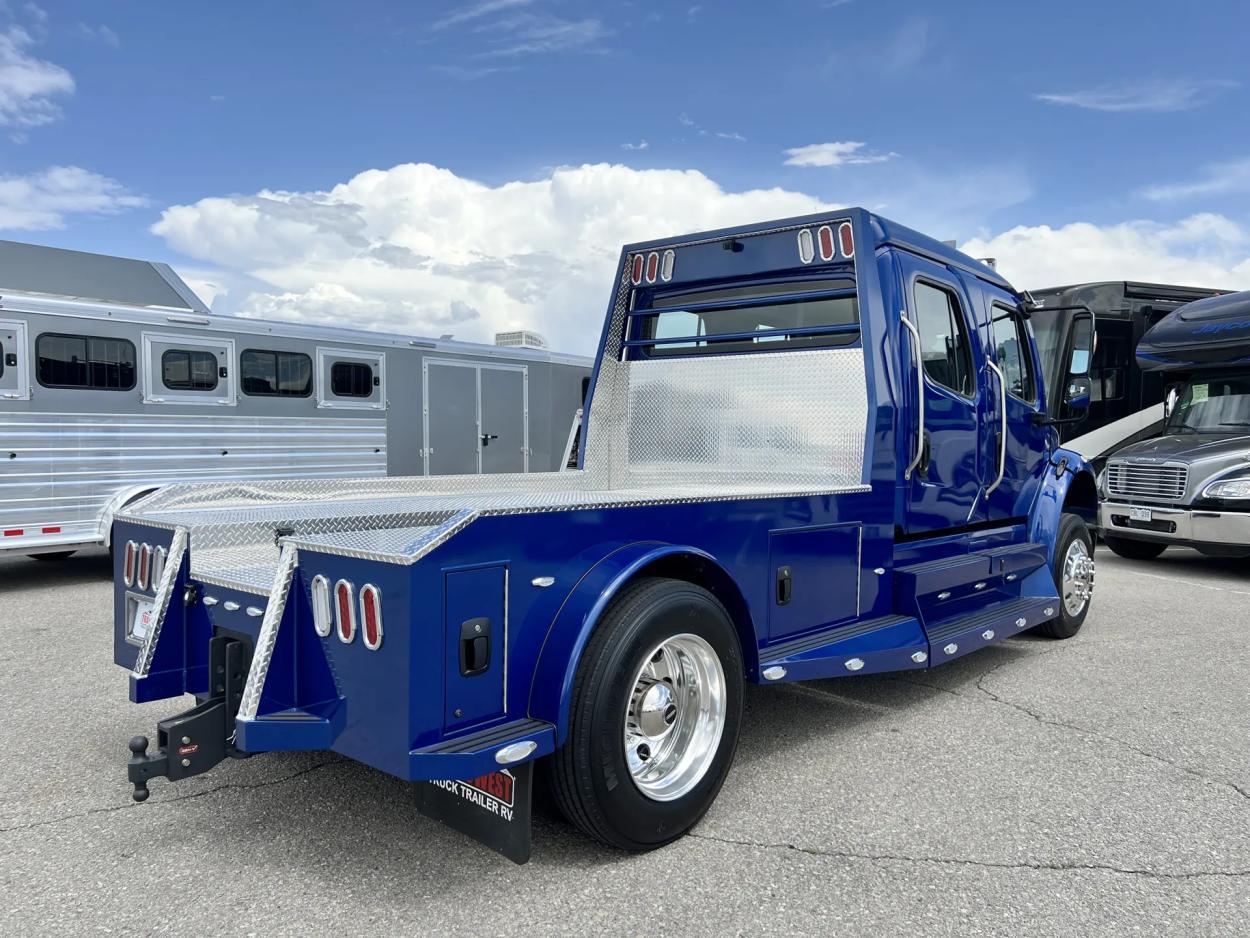 2024 Freightliner M2 106 Summit Hauler | Photo 17 of 25