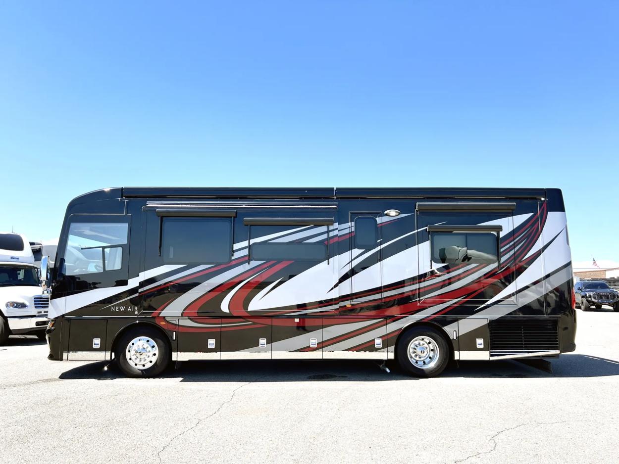 2019 Newmar New Aire 3341 | Photo 19 of 21