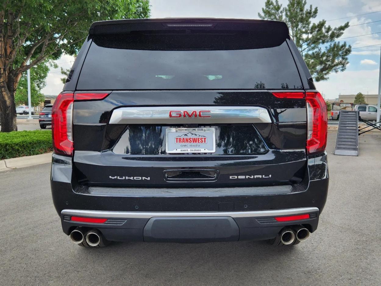 2024 GMC Yukon Denali | Photo 12 of 27