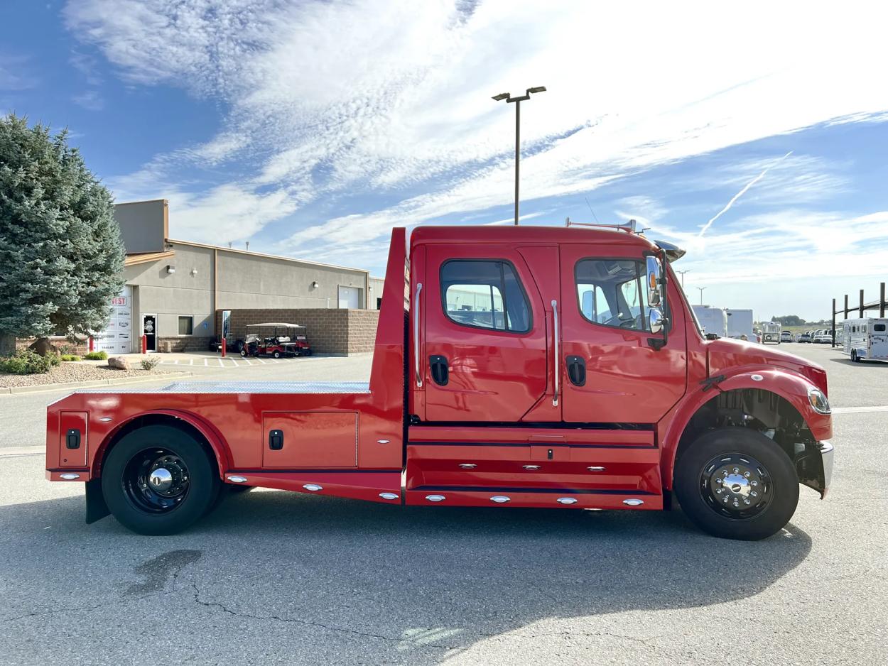 2024 Freightliner M2 106 Summit Hauler | Photo 18 of 25