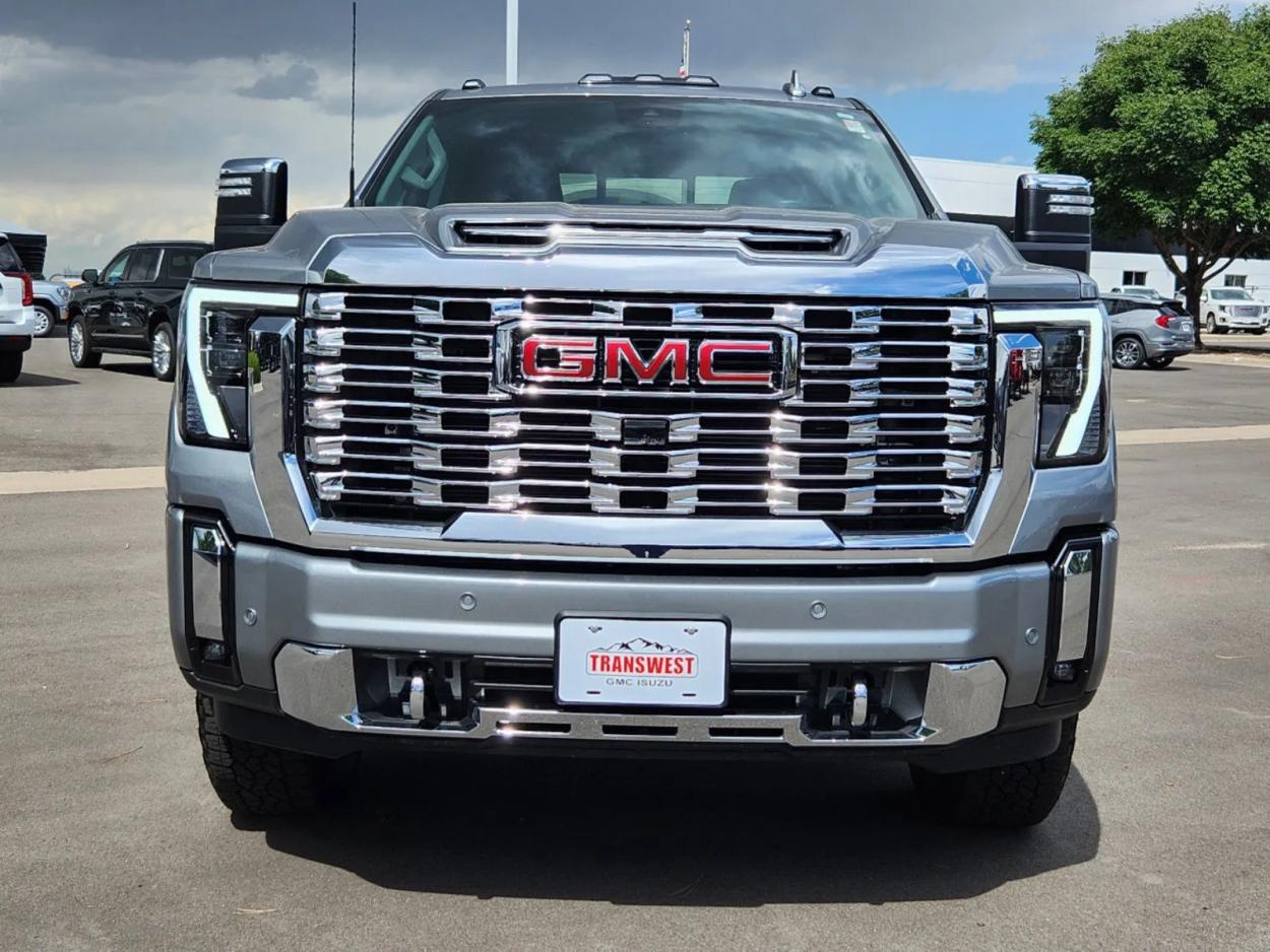 2024 GMC Sierra 2500HD Denali | Photo 4 of 31