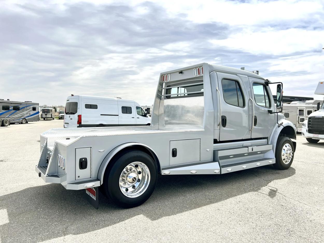 2024 Freightliner M2 106 Summit Hauler | Photo 19 of 27